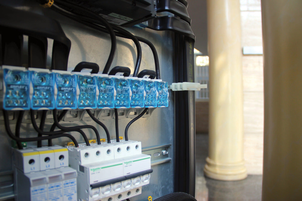 NVent ERIFLEX Distribution Terminal Block - 569010 | Tameson.com