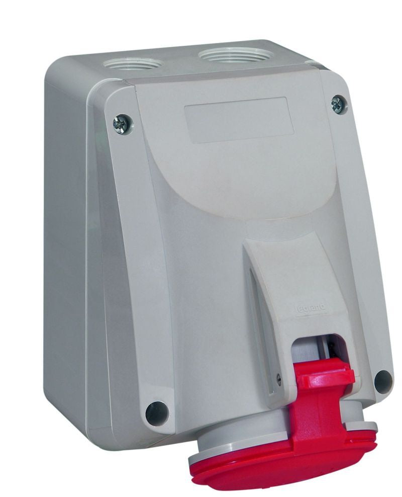 Legrand P17 Tempra Pro CEE Wall Outlet - 555159